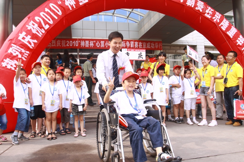 李绵军总校长关心...